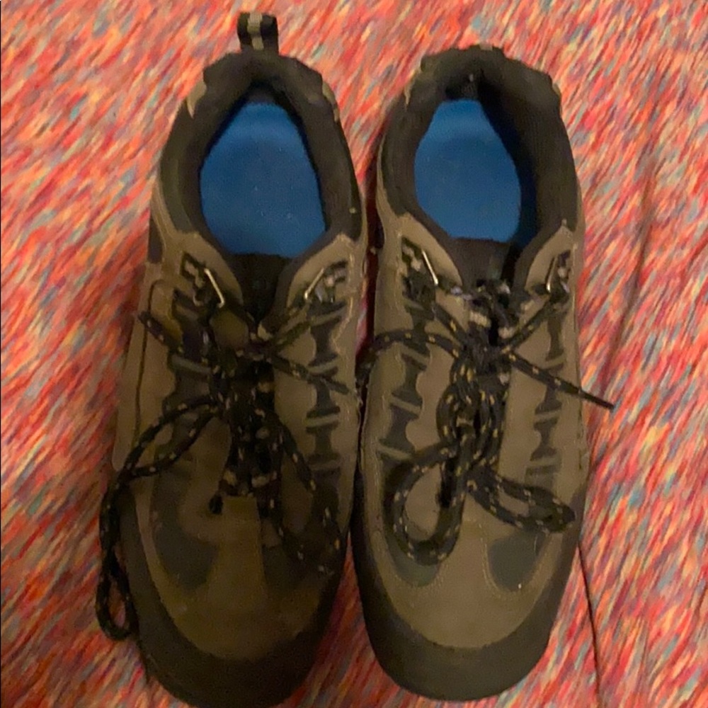 Wrangler steal toe work wear shoes